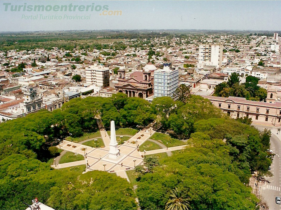 Plaza General Francisco Ramrez - Imagen: Turismoentrerios.com